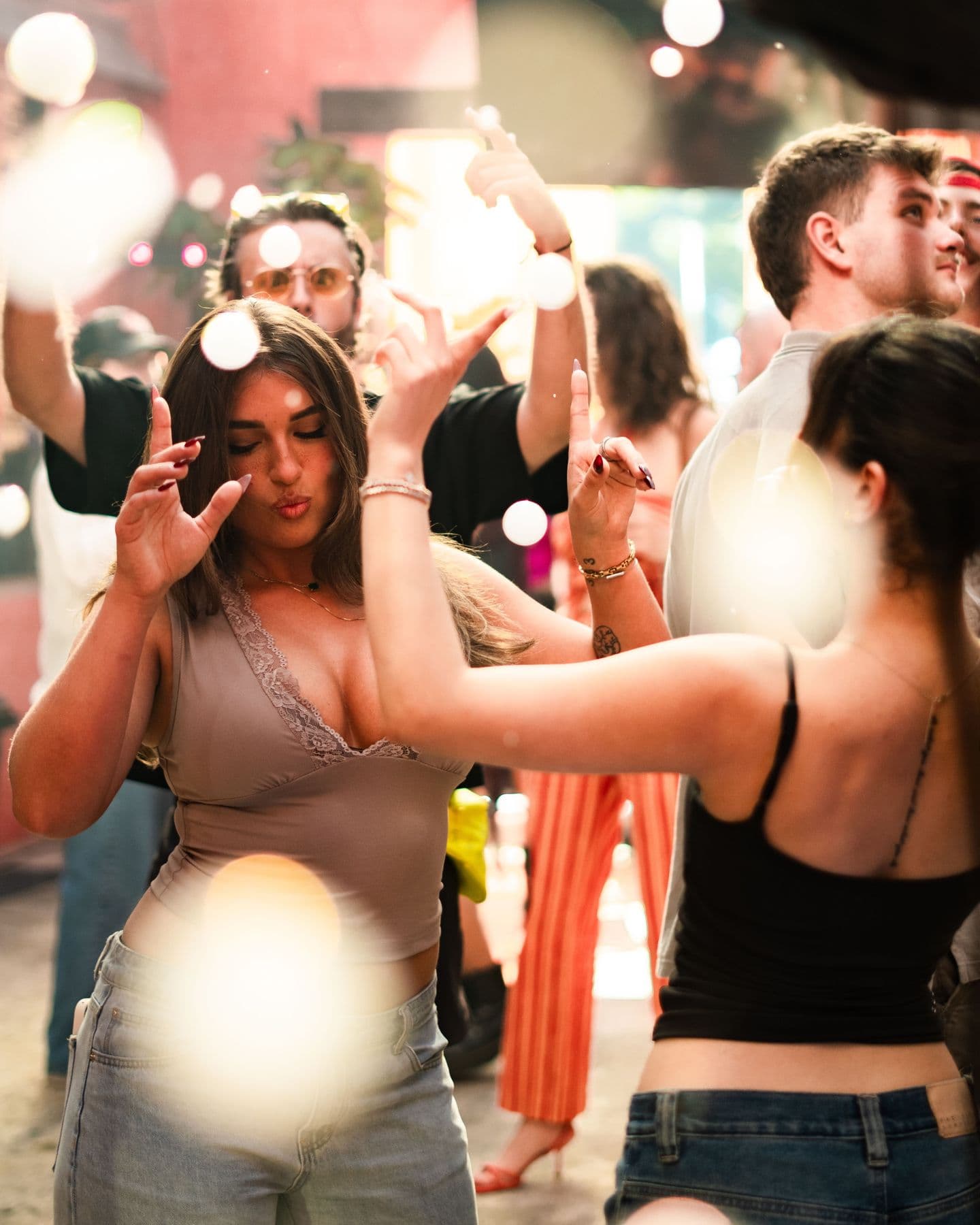 Daytime dancing with bubbles at Bar Incognito